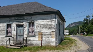 Interesting building in eastern New Hampshire. Doesn't seem to be getting much use... 